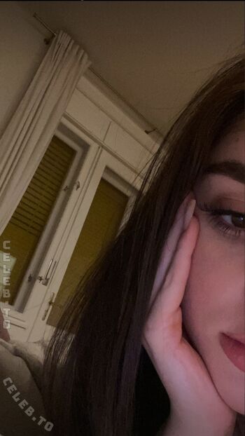 Full leaked Emily private photo