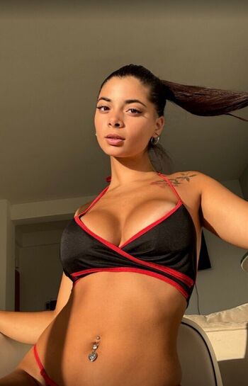 Full leaked Emilyara private photo