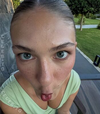 Full leaked Emilylior page private photo