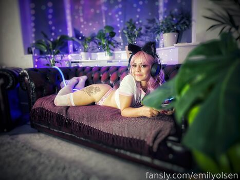 Full leaked Emilyolsen private photo
