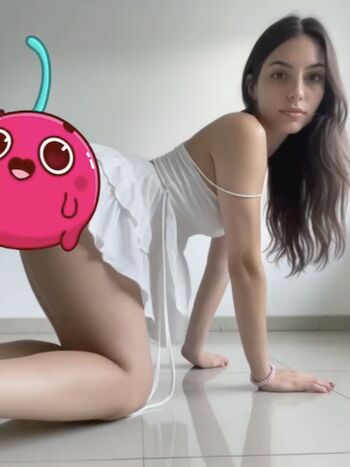 Full leaked Emilysal private photo