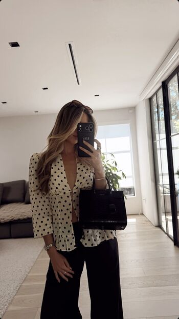 Full leaked Emilysavesamerica private onlyfans photo