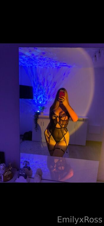 Full leaked Emilyxross private photo