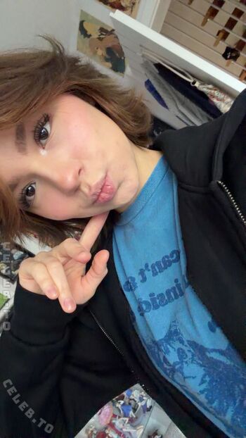 Full leaked Emilyynl private photo