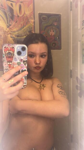 Full leaked Emilyyyrae private photo
