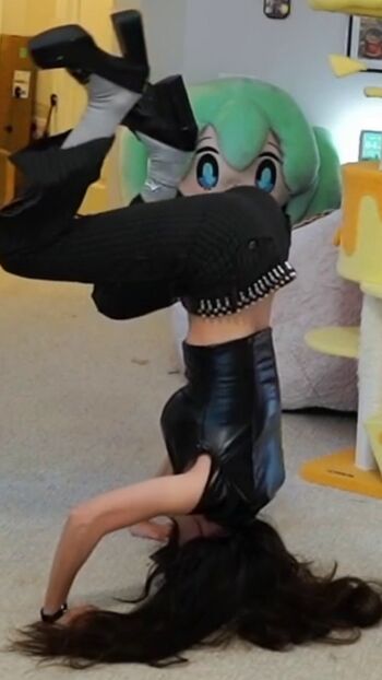 Full leaked Emiru  page private onlyfans photo