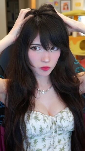 Full leaked Emiru  page private onlyfans photo