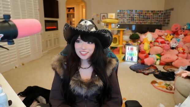 Full leaked Emiru  page private onlyfans photo