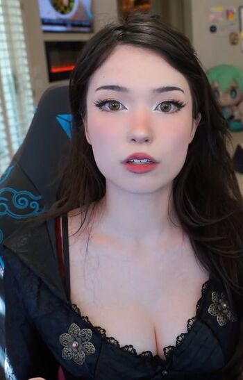 Full leaked Emiru  page private onlyfans photo