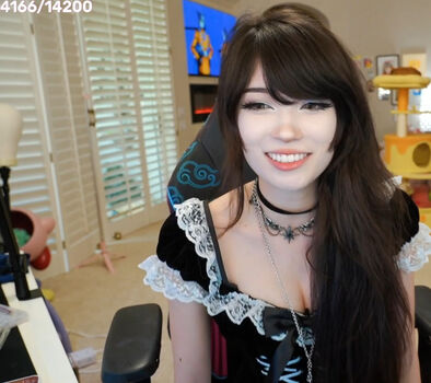 Full leaked Emiru page private photo