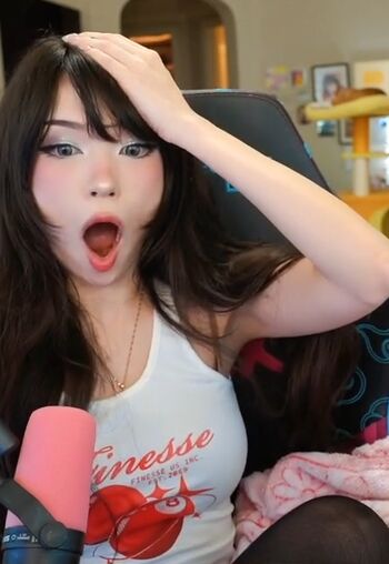 Full leaked Emiru  page private photo