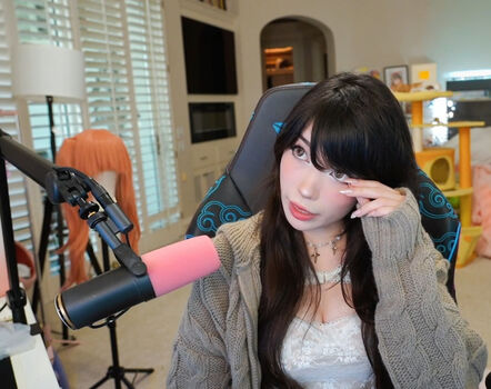 Full leaked Emiru private photo