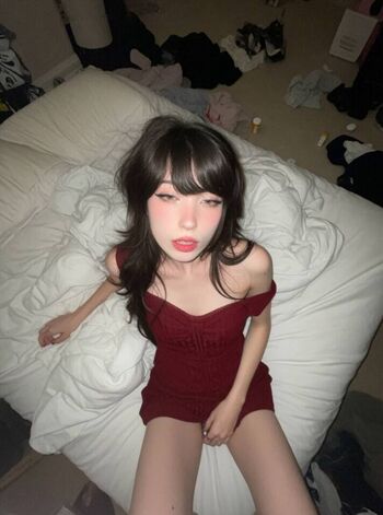 Full leaked Emiru private photo