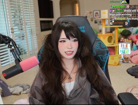 Full leaked Emiru private photo
