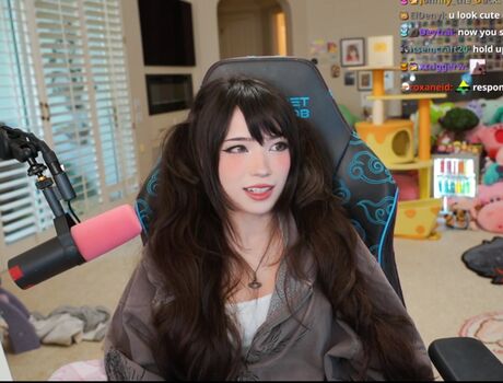 Full leaked Emiru private photo