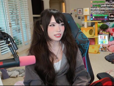 Full leaked Emiru private photo