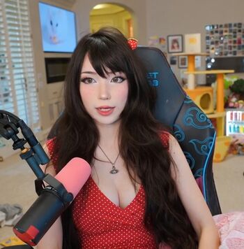 Full leaked Emiru private photo