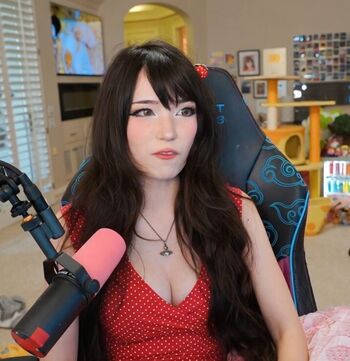 Full leaked Emiru private photo