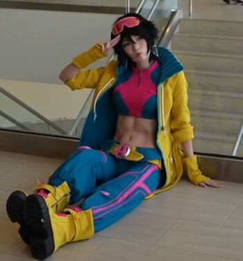 Full leaked Emiru  page private photo
