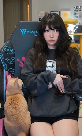 Full leaked Emiru private photo