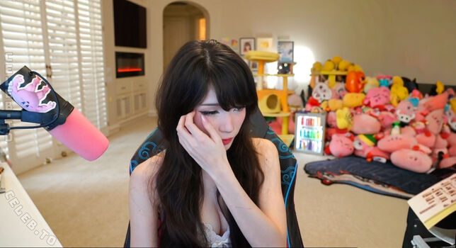 Full leaked Emiru jpg page private onlyfans photo