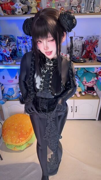Full leaked Emishenn private photo