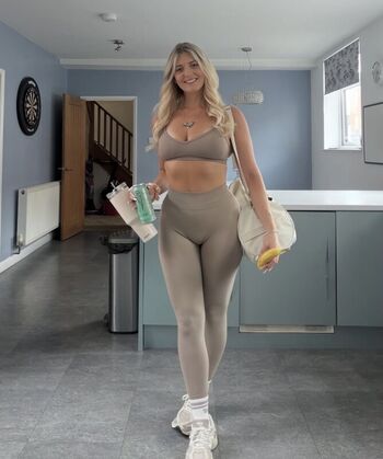 Full leaked Emleyfitness private photo
