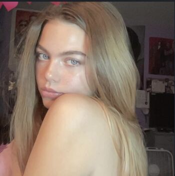 Full leaked Emma beardsley page private onlyfans photo