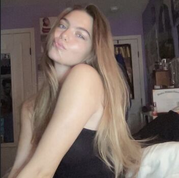 Full leaked Emma beardsley page private onlyfans photo