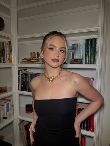 Full leaked Emma brooks private onlyfans photo