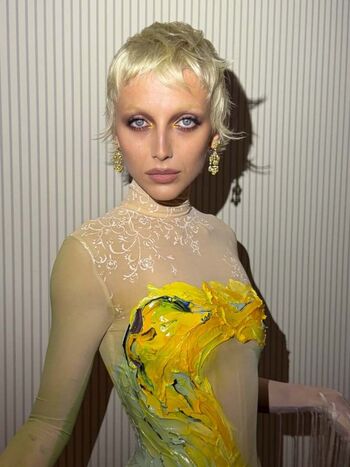 Full leaked Emma chamberlain private photo
