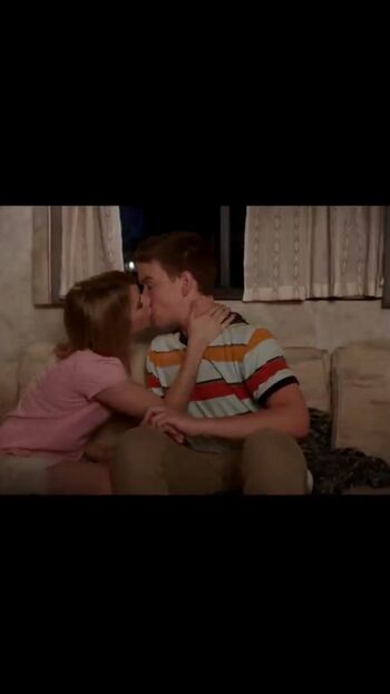 Full leaked Emma roberts private photo