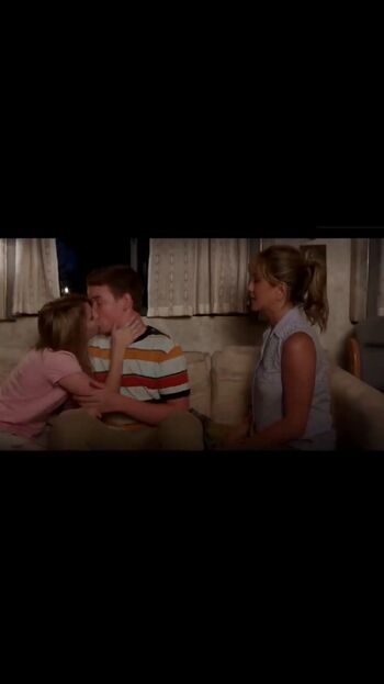 Full leaked Emma roberts private photo