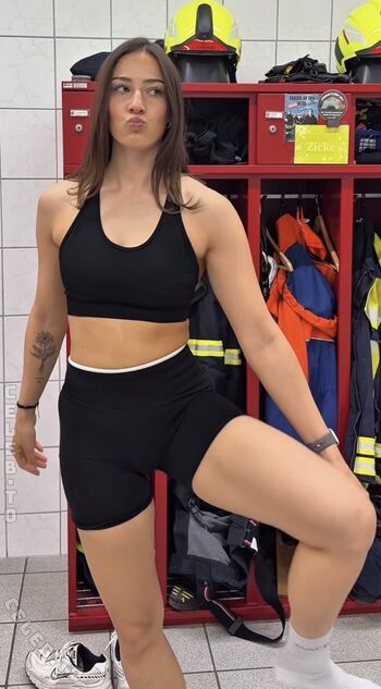 Full leaked Emma scharmbeck private photo