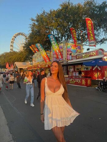 Full leaked Emmaa char private onlyfans photo