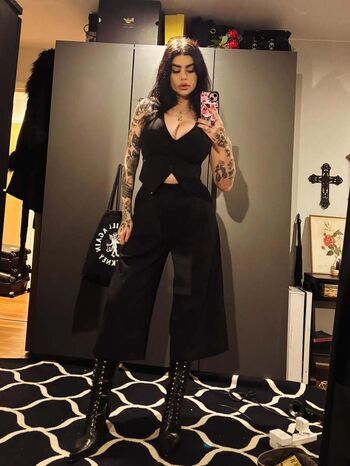 Full leaked Emmaloubeedie private photo