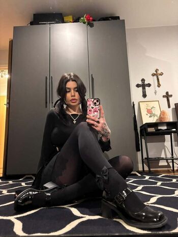 Full leaked Emmaloubeedie private photo