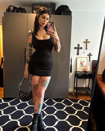 Full leaked Emmaloubeedie private photo