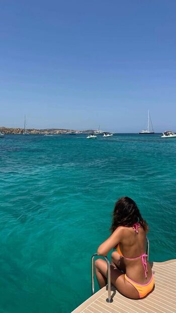 Full leaked Emmanuelle chriqui private photo