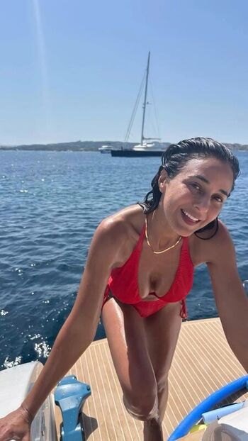 Full leaked Emmanuelle chriqui private photo