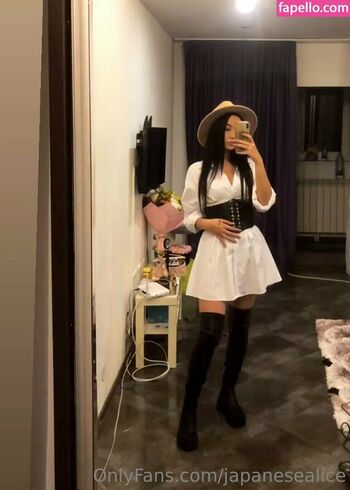Full leaked Emmasnowww private photo
