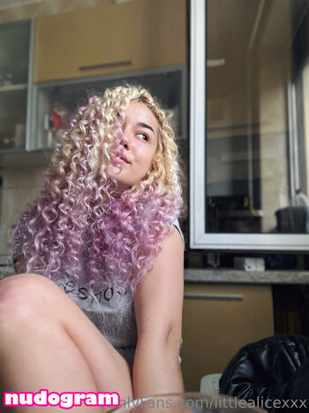 Full leaked Emmasnowww private photo
