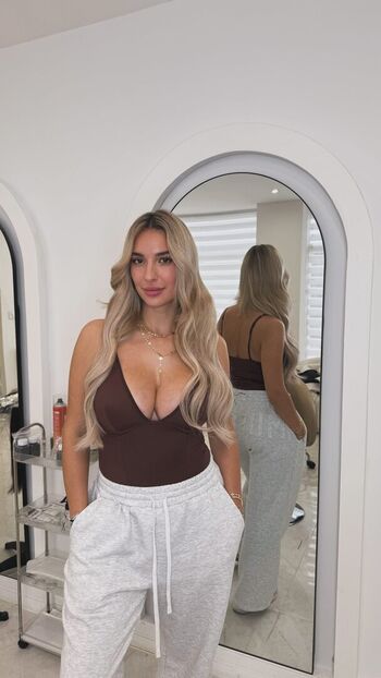 Full leaked Emmazoug private photo