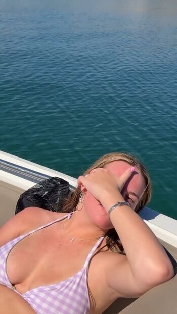 Full leaked Emmi butler private onlyfans photo