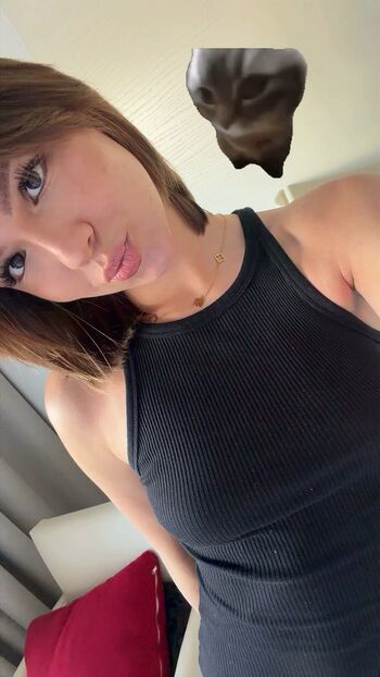 Full leaked Emmilovscats private photo