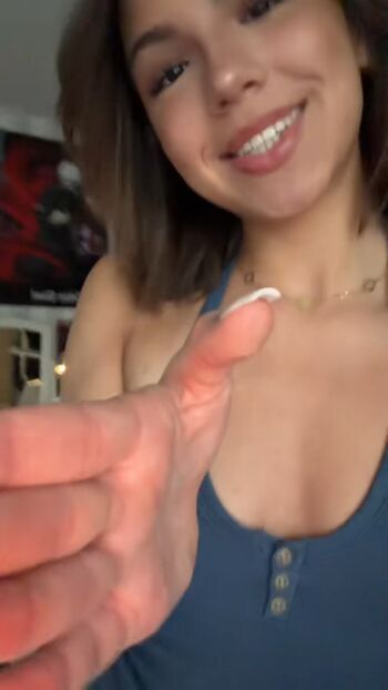 Full leaked Emmilovscats private photo