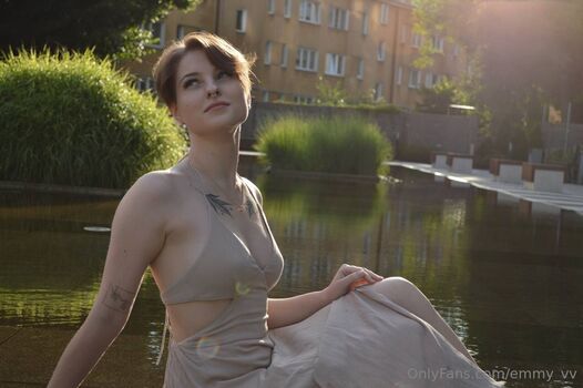 Emmy_vv