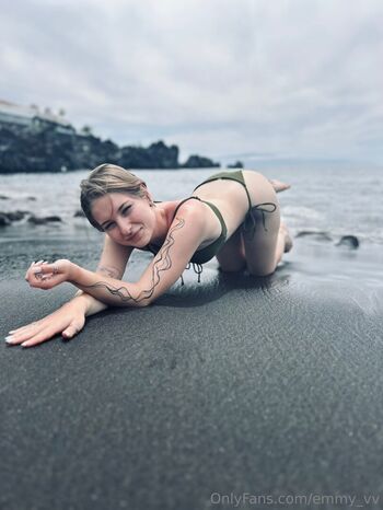 Emmy_vv