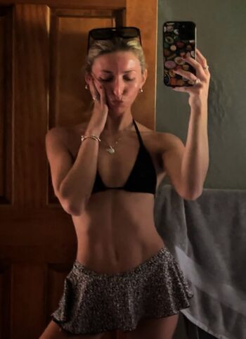 Full leaked Emmybunnyx private photo