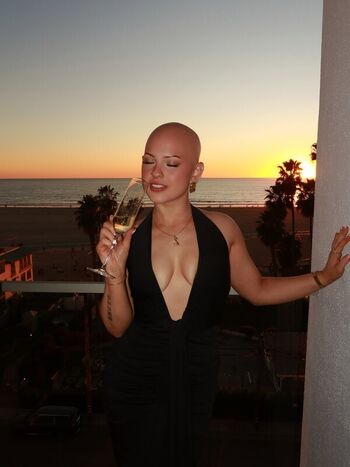 Full leaked Emmycombss private photo